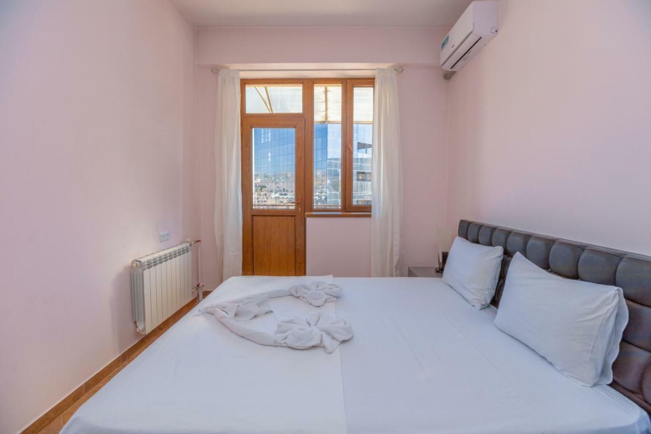 Stay Inn Apartments On Amiryan 4-6 Yerevan Bagian luar foto