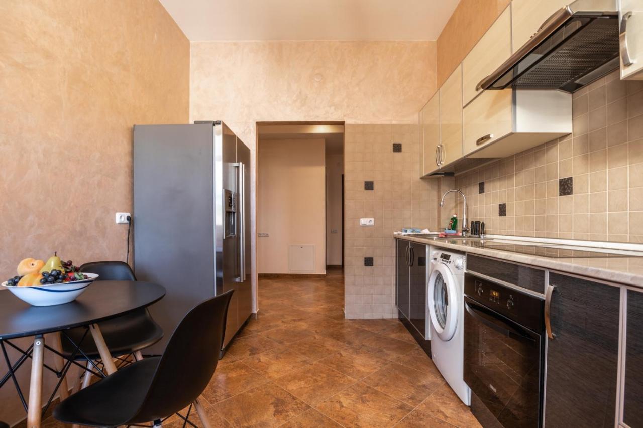 Stay Inn Apartments On Amiryan 4-6 Yerevan Bagian luar foto