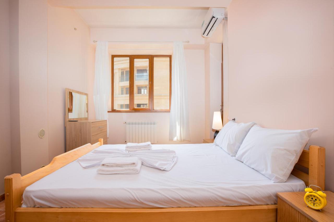Stay Inn Apartments On Amiryan 4-6 Yerevan Bagian luar foto