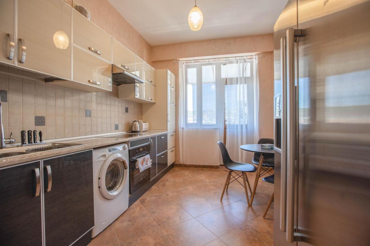 Stay Inn Apartments On Amiryan 4-6 Yerevan Bagian luar foto